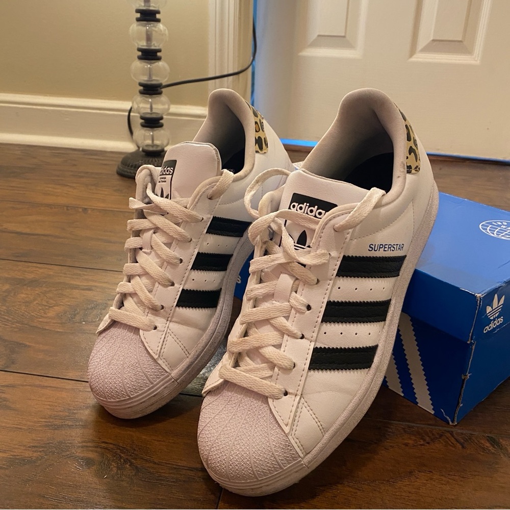 Adidas Superstar Leopard Heel Women’s Sneakers Size 7.5 – White & Black Stripes